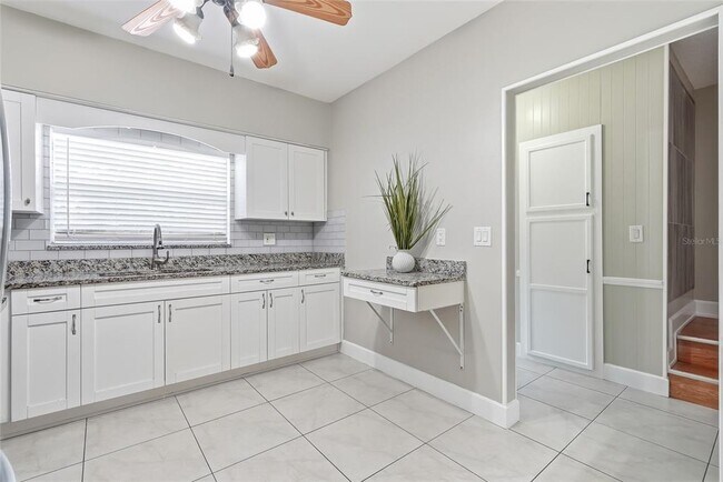 Building Photo - 11729 Wesson Cir E