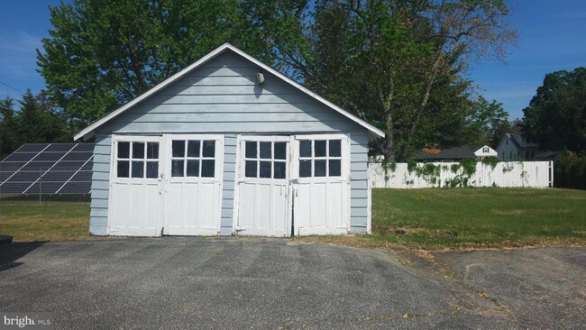 Building Photo - 101 N Broadway