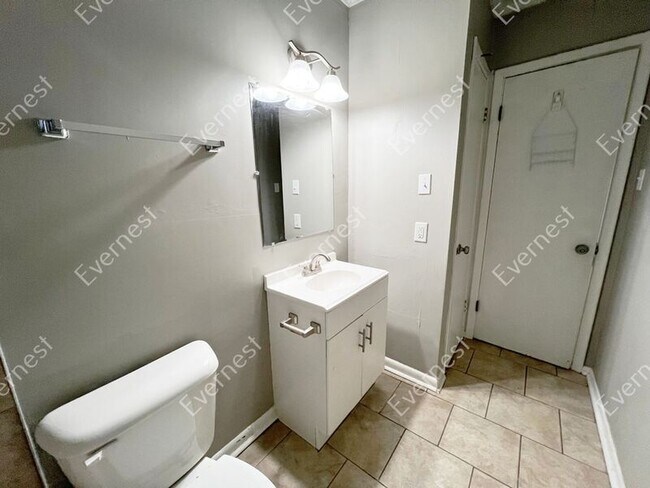 Building Photo - 7809 Bradley Dr