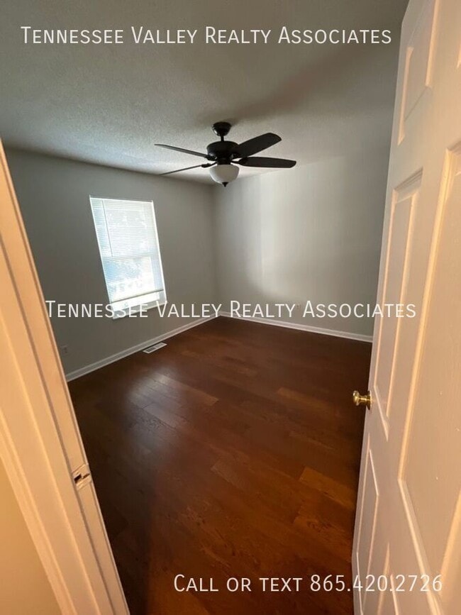 Building Photo - 900 Kirk Ave