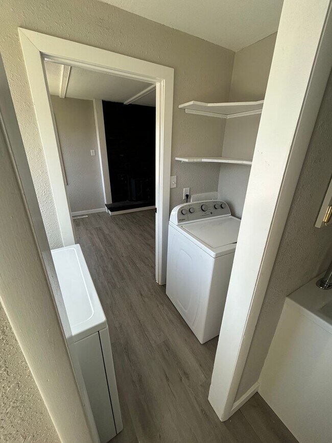 Building Photo - 3bd 1ba house for rent