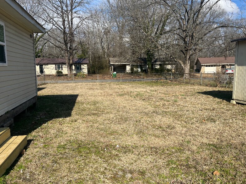 Building Photo - 14 Crest Ln