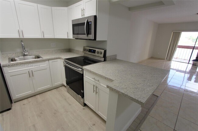 Building Photo - 8520 SW 149th Ave