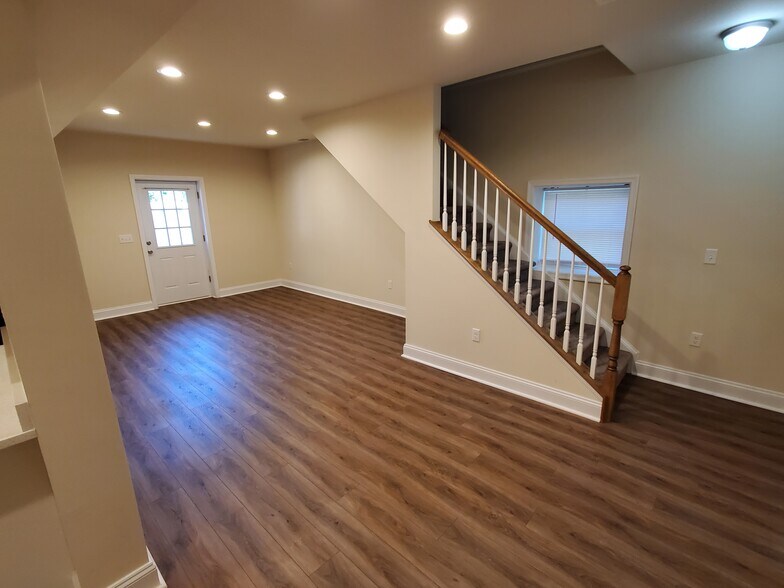 Building Photo - 13815 Village Mill Dr