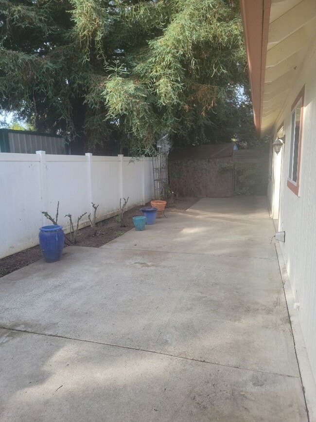 Building Photo - Beautiful 3 bed/2 bath home in Rogue River...