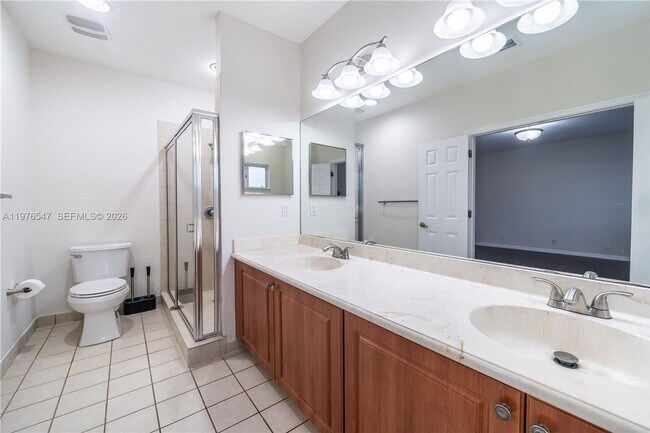 Building Photo - 5327 SW 40th Ave