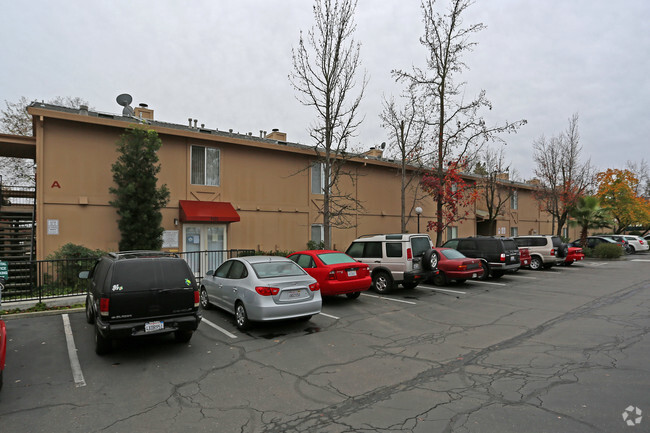 Primary Photo - Garfield Court Apartments