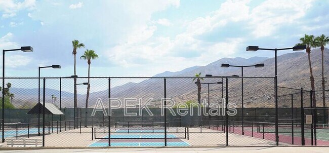 Building Photo - 211 Canyon Cir N