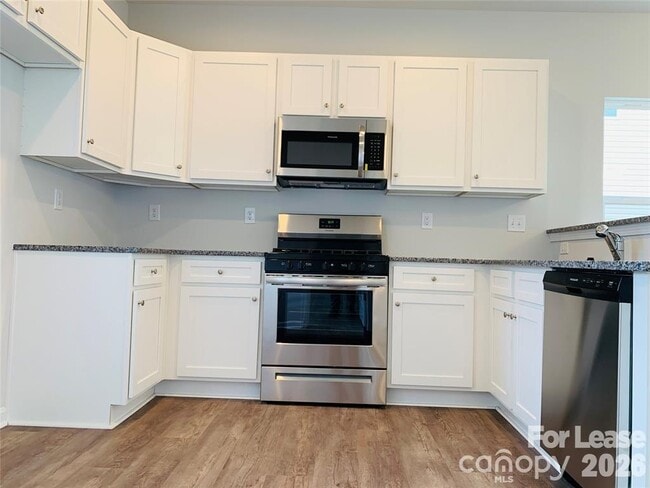 Building Photo - 202 Canina Ln