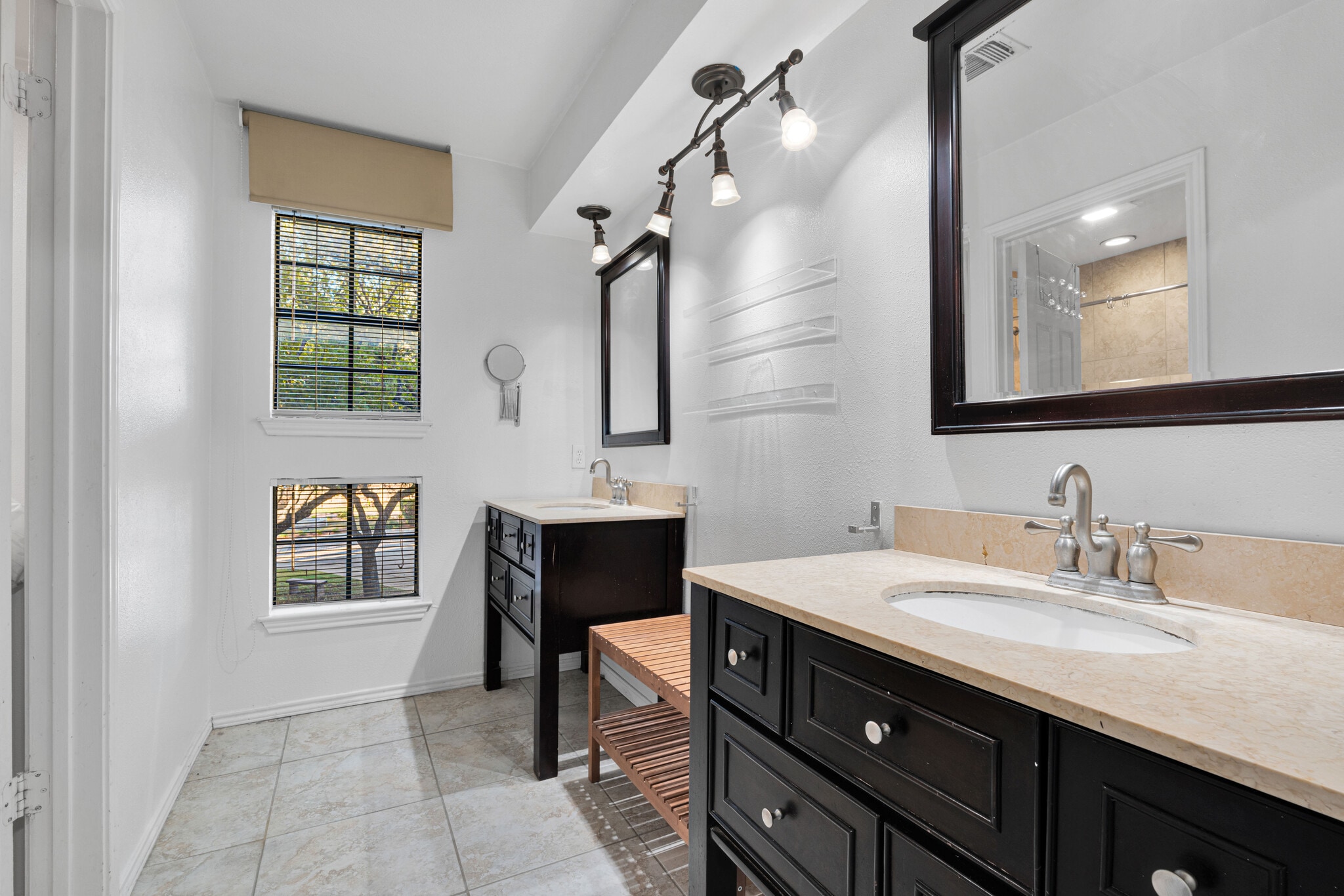 Building Photo - 7930 Roanoke Run