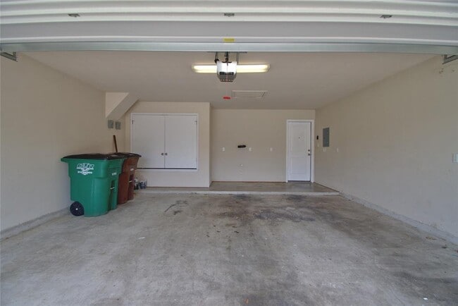 Building Photo - 16724 Ruggio Rd