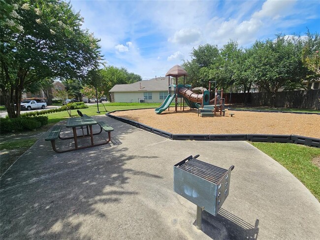 Building Photo - 2035 Intrepid Dr