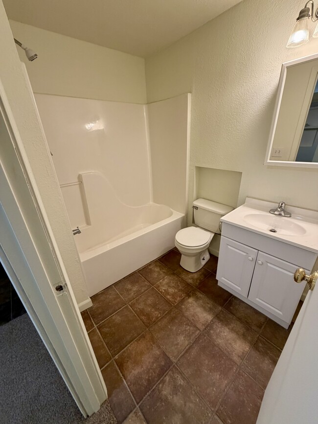 Building Photo - 571 SE 115th Rd