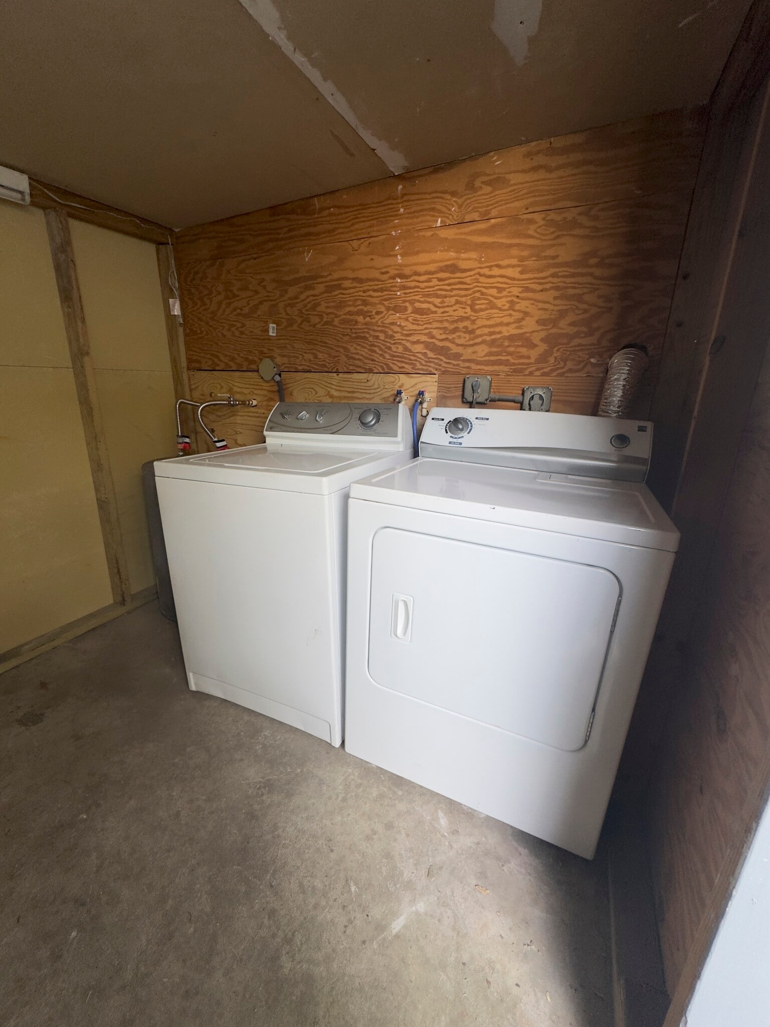 Building Photo - 221 NW 75th St