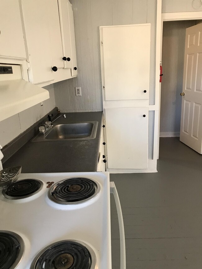 Building Photo - 822 Edwards St