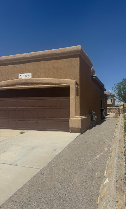Primary Photo - 14263 Hacienda Rock Dr