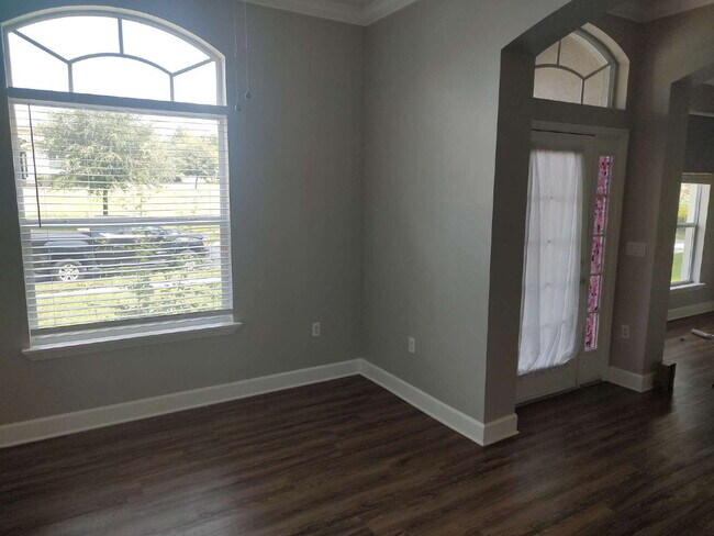Building Photo - "Spacious 4-Bedroom with 3 Full Baths - 2,...