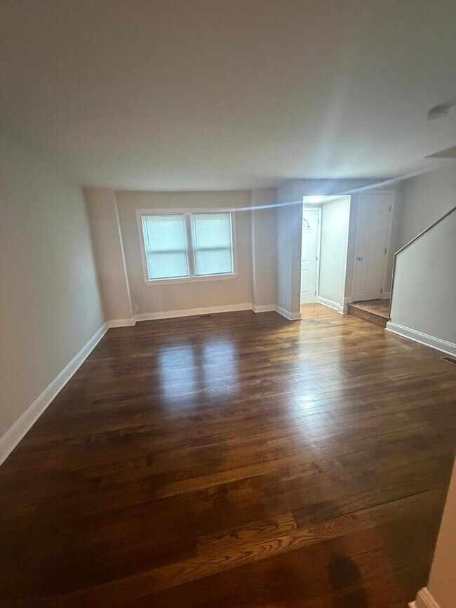 Building Photo - 3 Bedrooms 21212 Housing Voucher Accepted