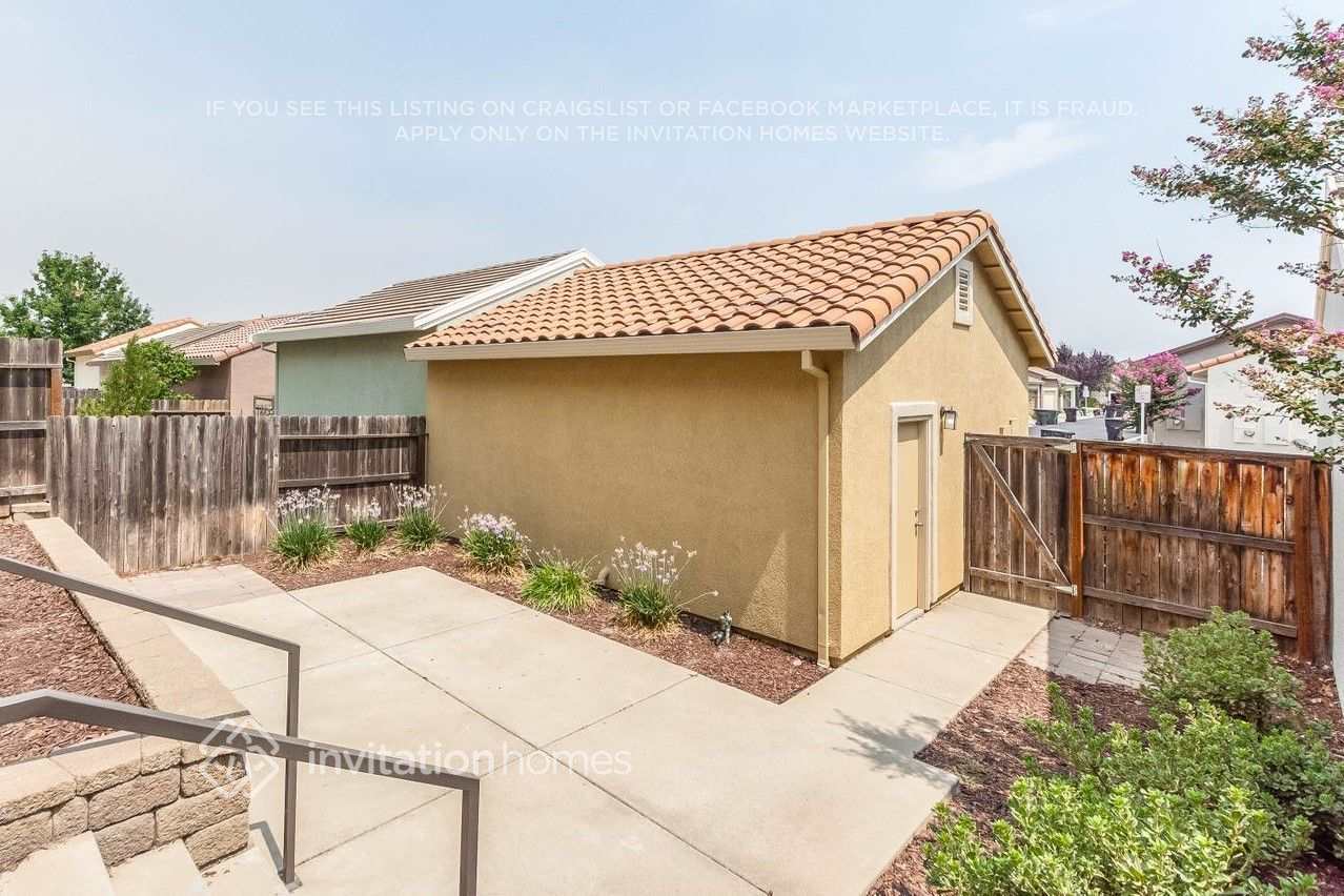 Building Photo - 2124 Pleasant Grove Blvd