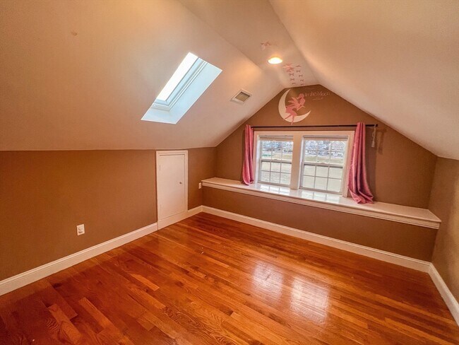 Building Photo - 267 Beech St