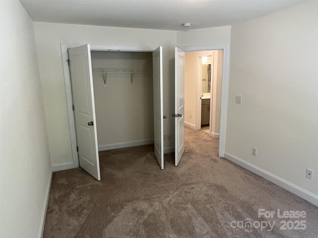 Building Photo - 6814 Harris Bay Rd