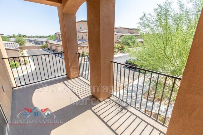 Building Photo - 2821 S Skyline Dr