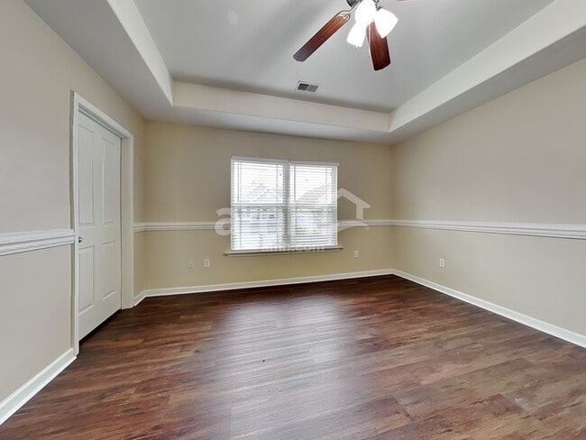 Building Photo - 60 Summer Hill Way