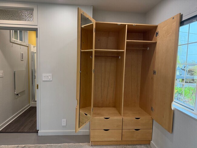 Building Photo - Updated and Stylish Studio Includes Utilities!