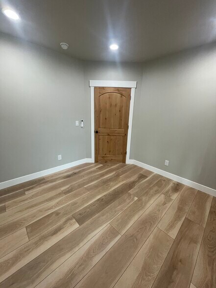 Building Photo - 4643 Balsam Dr