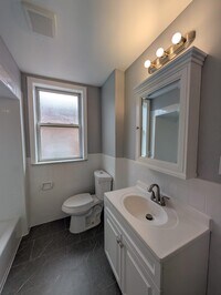 Building Photo - 506 N 13th St