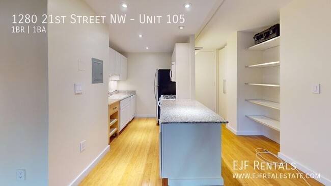 Building Photo - West End One Bedroom With Front Desk, Pack...