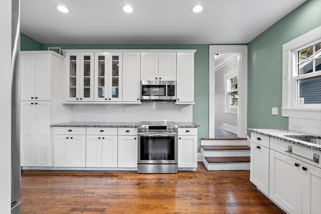 Building Photo - 134 22nd Ave N