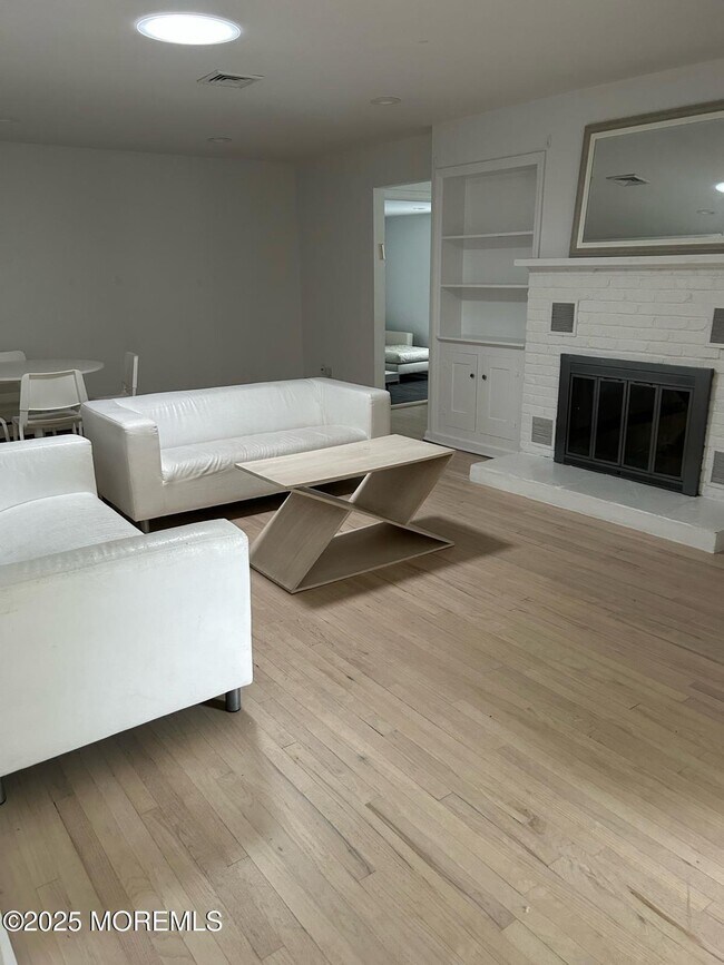 Building Photo - 17 Palmer Ave