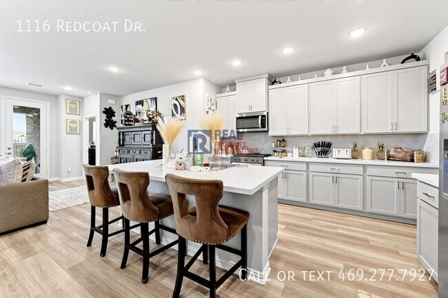 Building Photo - 1116 Redcoat Dr