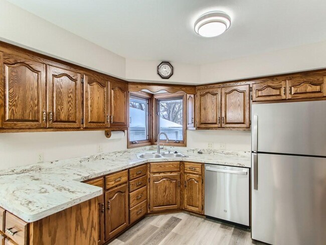 Building Photo - 12625 Monterey Ave S