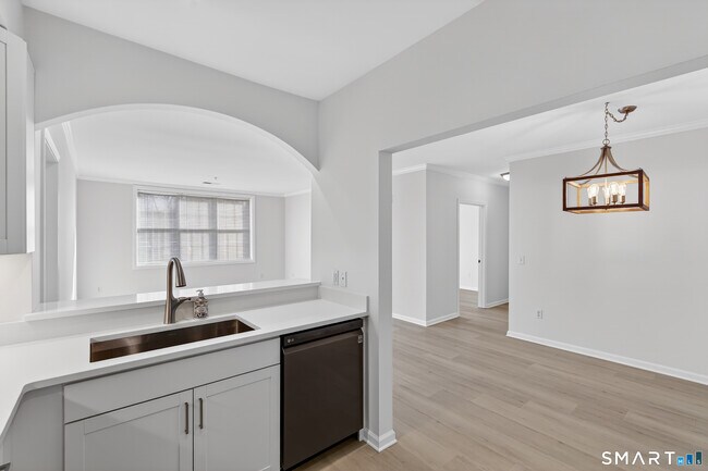 Building Photo - 2590 Gold Star Hwy