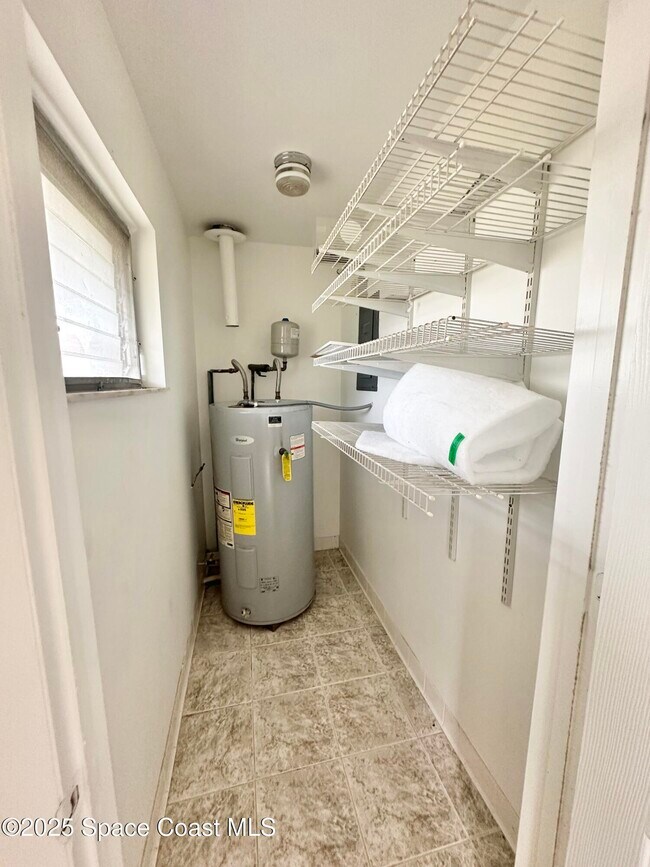 Building Photo - 4410 Shaw Ave