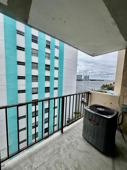 Building Photo - 2903 N Miami Beach Blvd