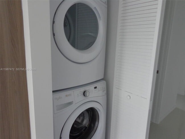 Building Photo - 5300 Paseo Blvd