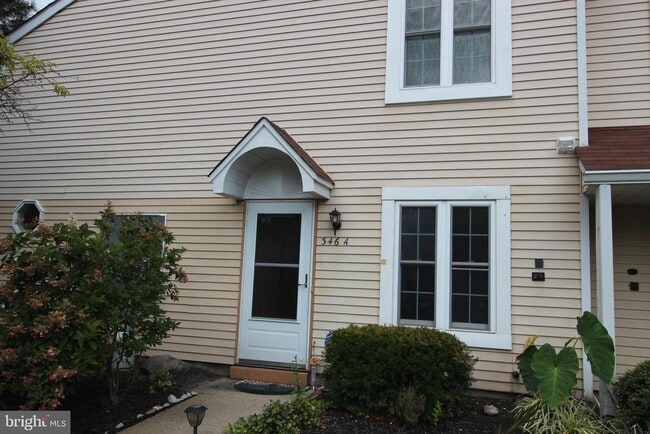 Primary Photo - 346A Delancey Pl