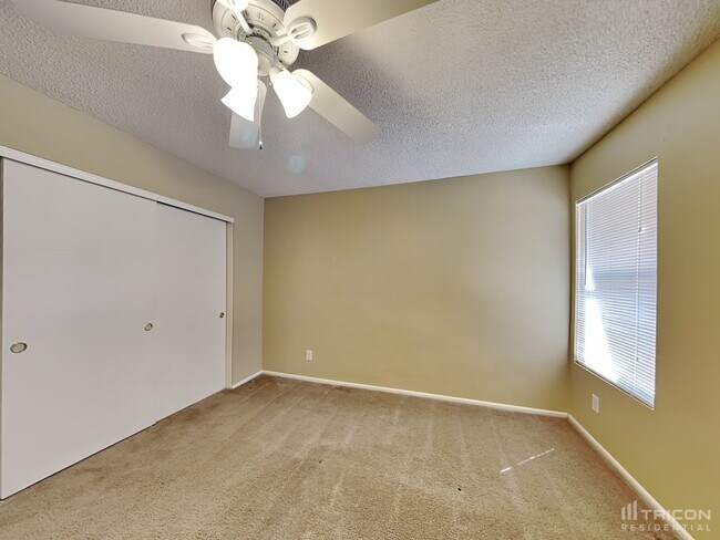 Building Photo - 5223 W Aster Dr