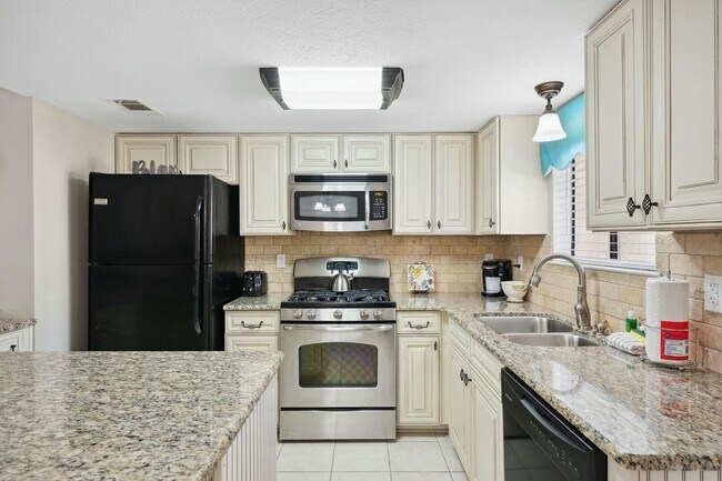 Building Photo - 108 Linda Marie Ln