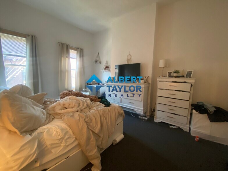 Building Photo - 14 Wigglesworth St