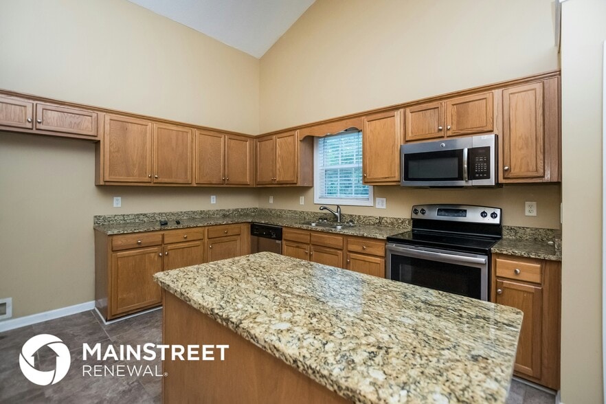 Building Photo - 166 Barrington Dr