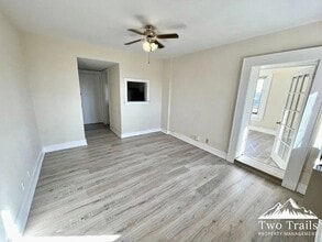 Building Photo - CHARMING DOWNTOWN CONDO - WALK EVERYWHERE!
