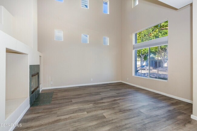 Building Photo - 214 E Port Hueneme Rd