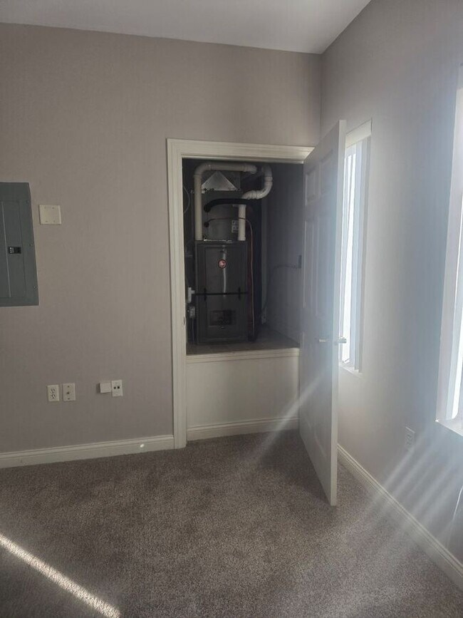 Building Photo - 1923 63rd St