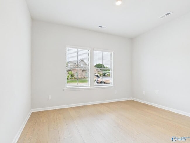 Building Photo - 17993 Longleaf Dr