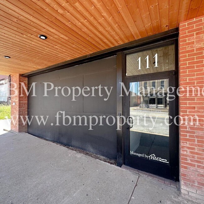 Building Photo - 111 W Ennis Ave