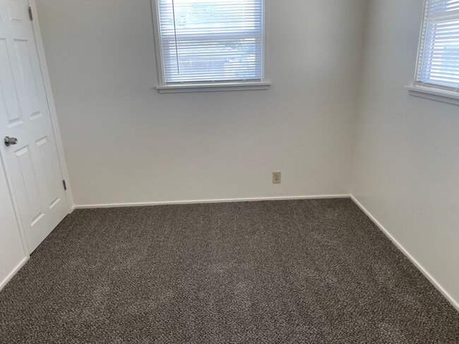 Building Photo - Beautifully Updated 3-Bed, 2-Bath Home – Move-In Ready!